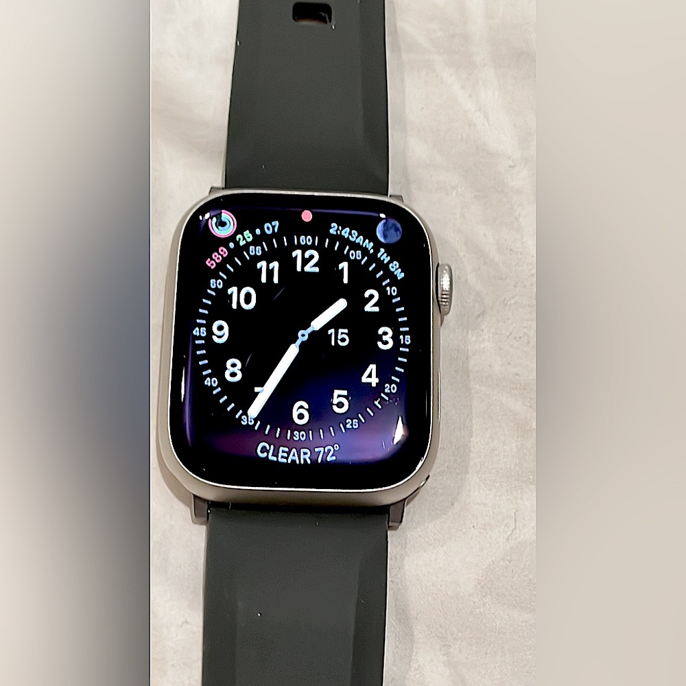 APPLE I WATCH 8 series 45mm band, Reg.$700+tax  Band $40+tax brand new in box.